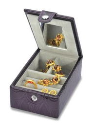 尚金VIP炫礼 以温暖金饰点亮春日心情，为家添彩