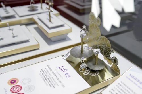 深圳珠宝展完美收官 金一文化领跑产业新局，金品零售变革进行时